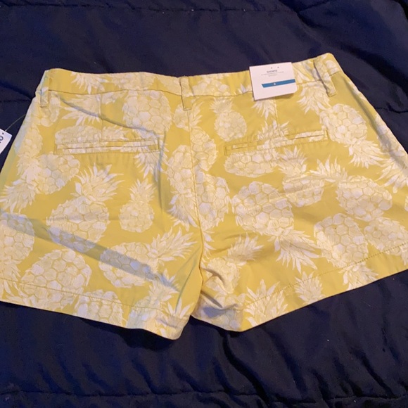 Shorts - Picture 3 of 3